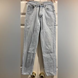 Arizona Jean Co. Vintage jeans. Light wash size 5 short.
